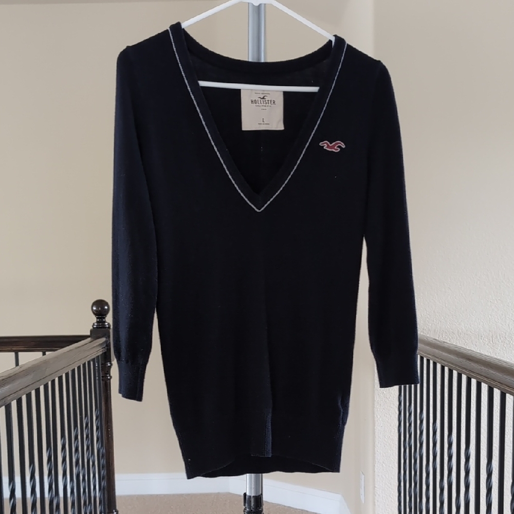 Hollister Black V-Neck Sweater Classic Style